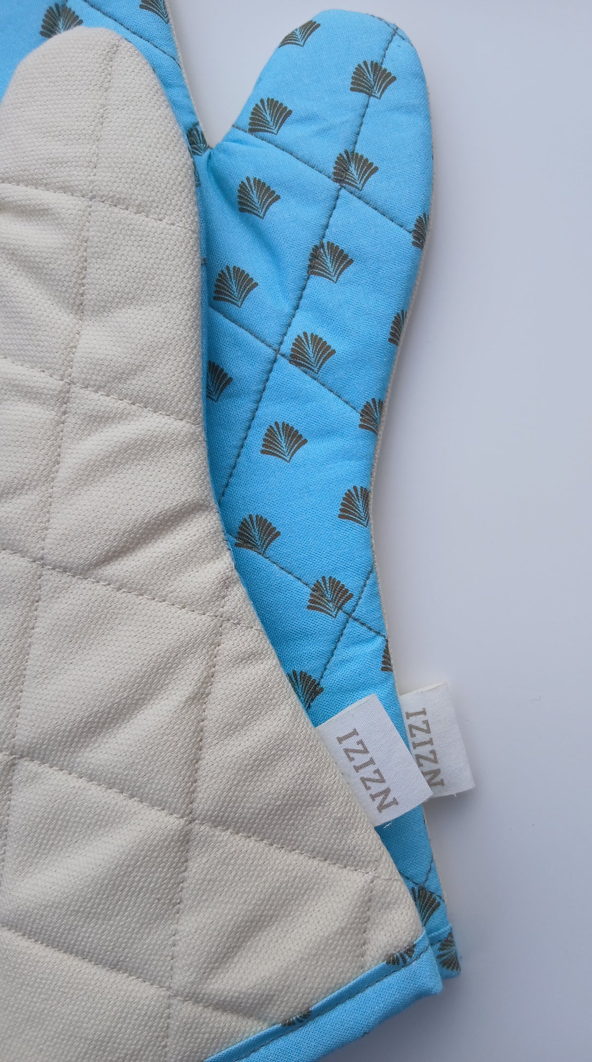 Amanzi Oven Mitts